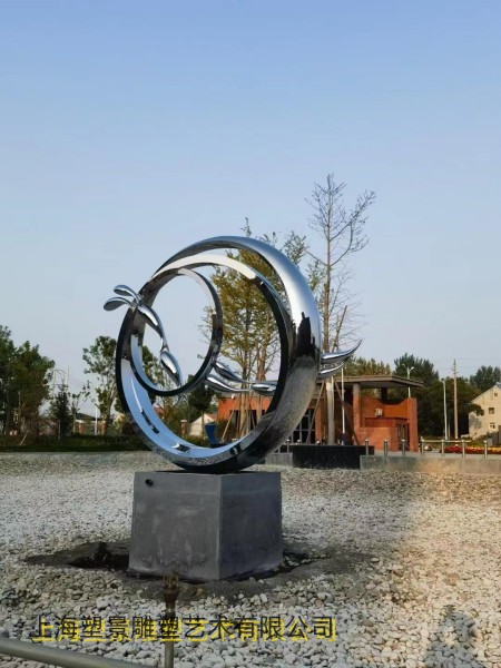 平湖鱼群跃圆环-不锈钢镜面雕塑 园林景观雕塑定制